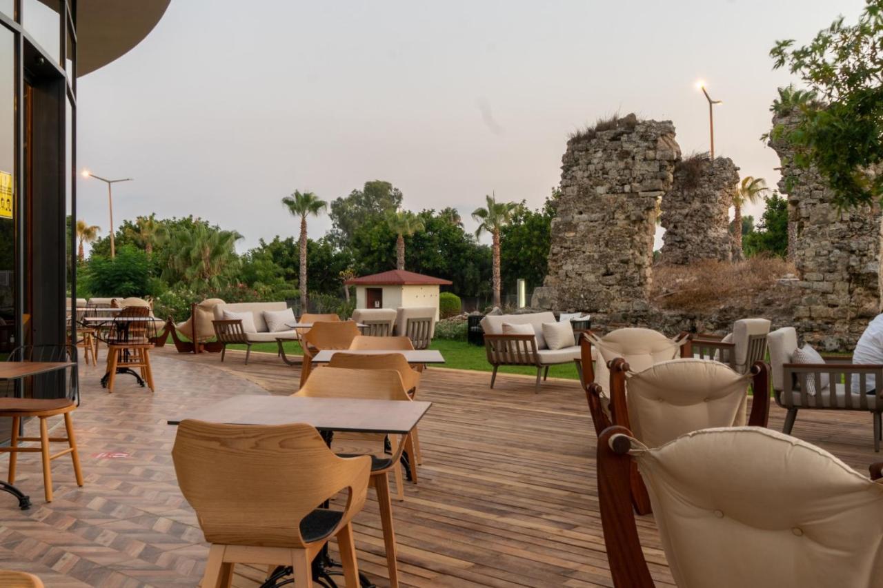 Square (adults Only) 4* Side