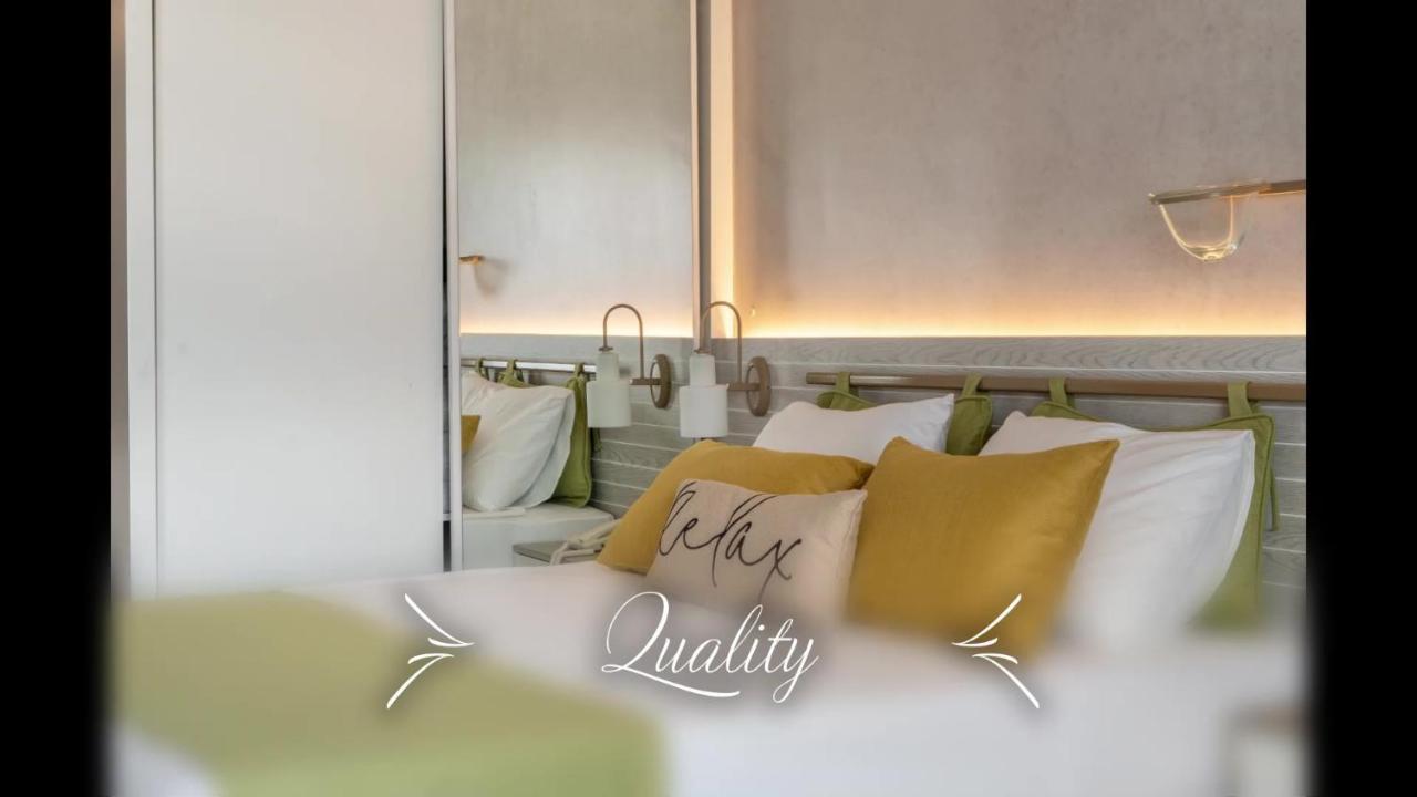 Hotel Square (adults Only) Side